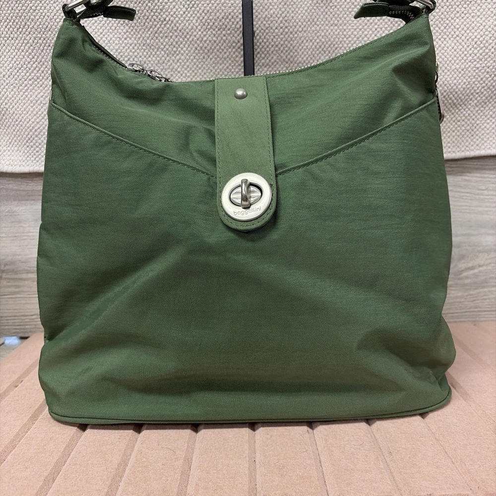 Baggallini Women's Moss Green Adjustable Strap Crossbody Bag (C8)